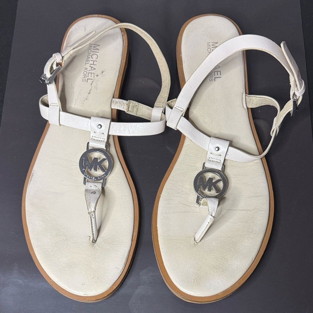 Michael Kors Plate Thong Flat Sandals White / Cream Silver MK Logo Size 11 Summe
